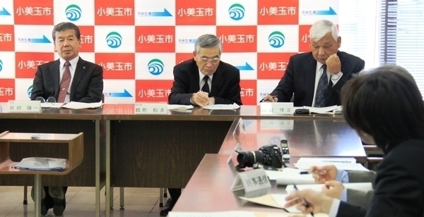 定例記者会見(平成24年12月7日)質疑応答の写真 定例記者会見(平成24年12月7日)質疑応答の写真