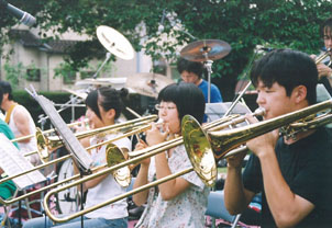 地域へ出張演奏したときの写真