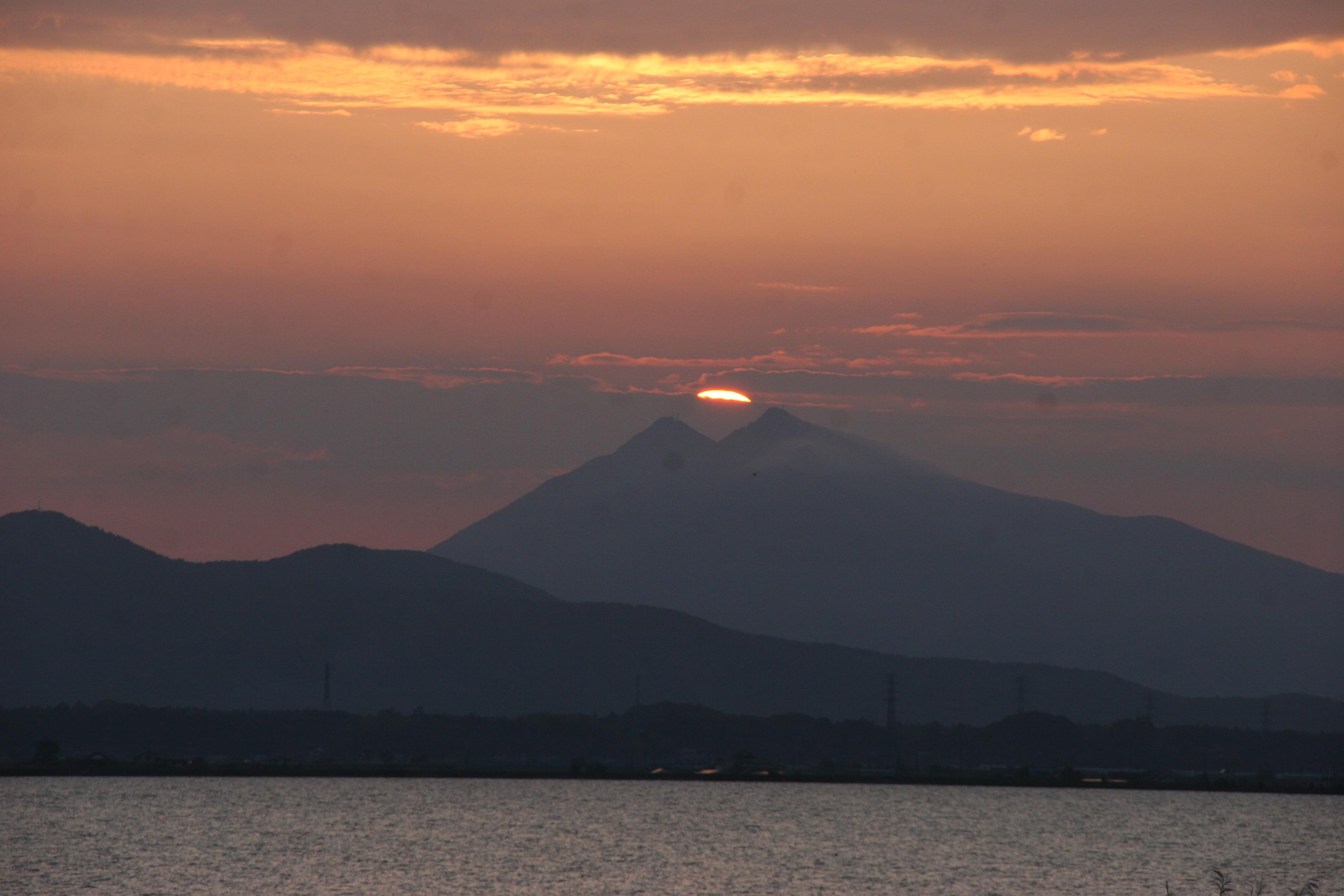 太陽は雲間に消えていきました