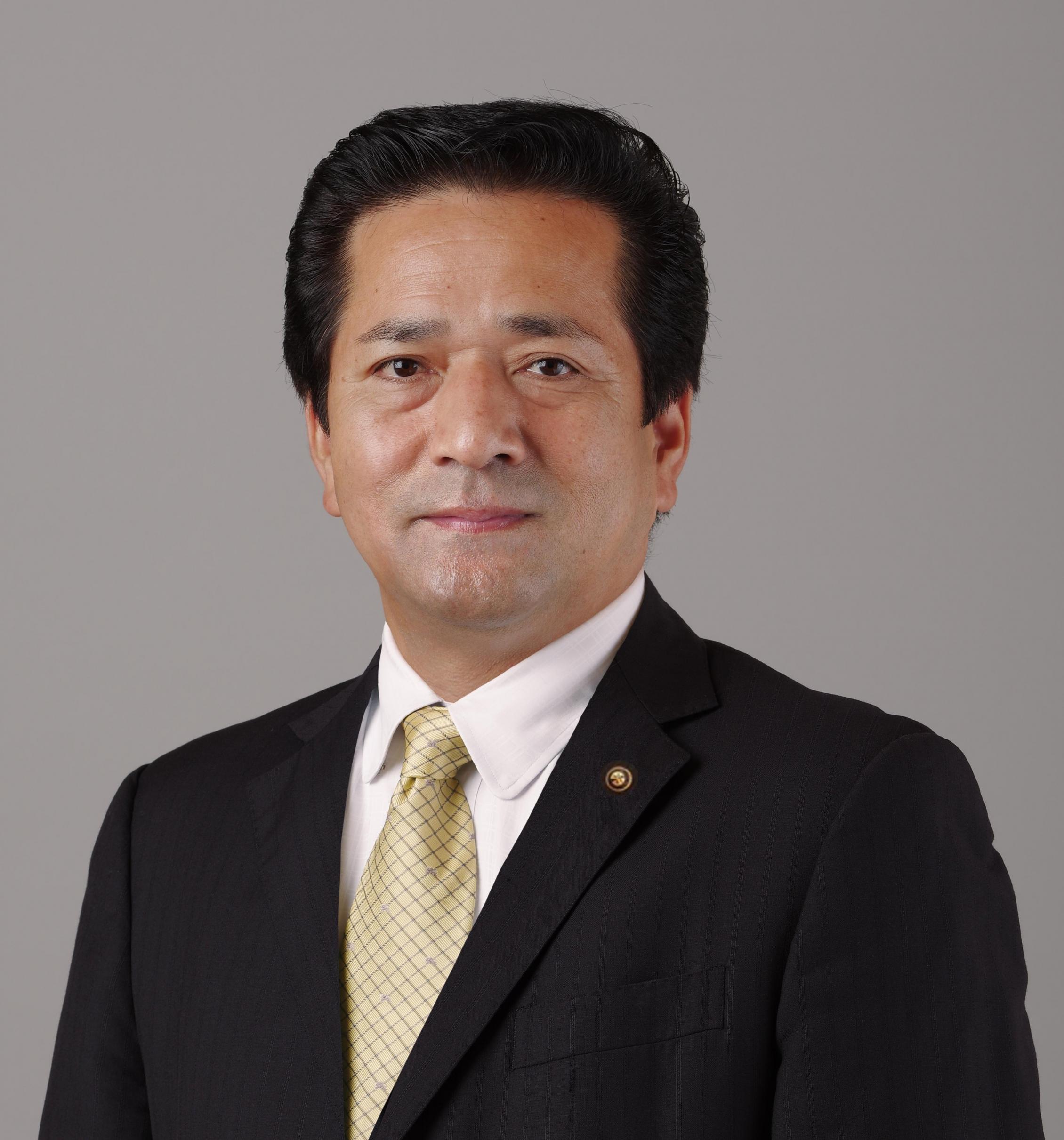 島田幸三市長写真-黒スーツ（胸から上）