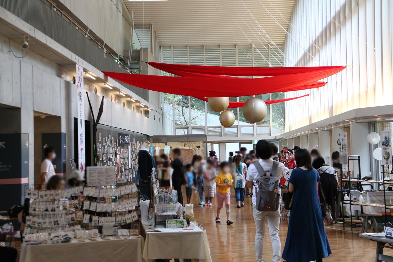 化けねこ横丁イベント日のホワイエ