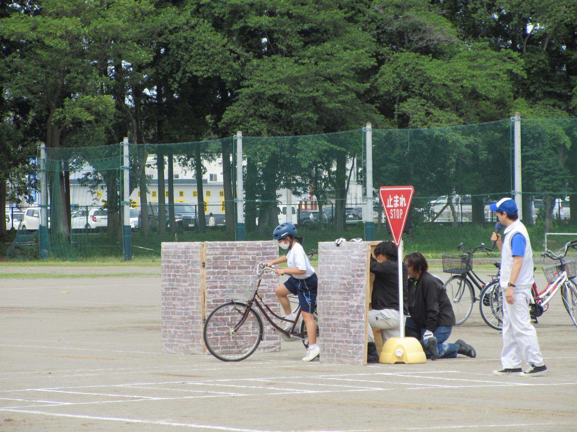 生徒も実演