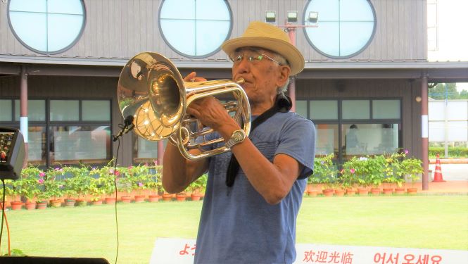 「チャーリー栗原」各種管楽器のマラソン演奏 「チャーリー栗原」各種管楽器のマラソン演奏