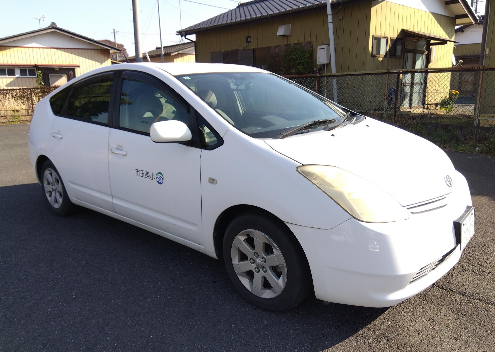 右前(トリミング)