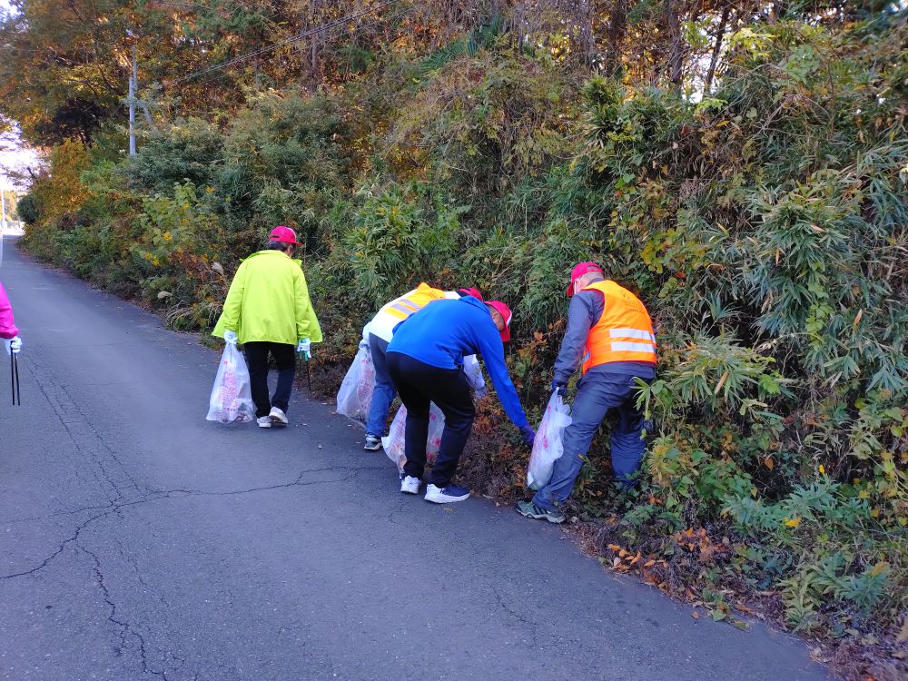 ごみ拾い様子2 ごみ拾い様子2