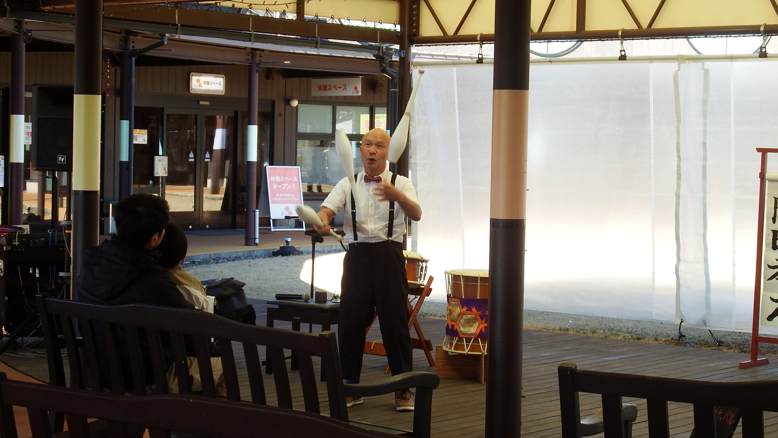 ジャグラー岡田孝之写真 ジャグラー岡田孝之写真