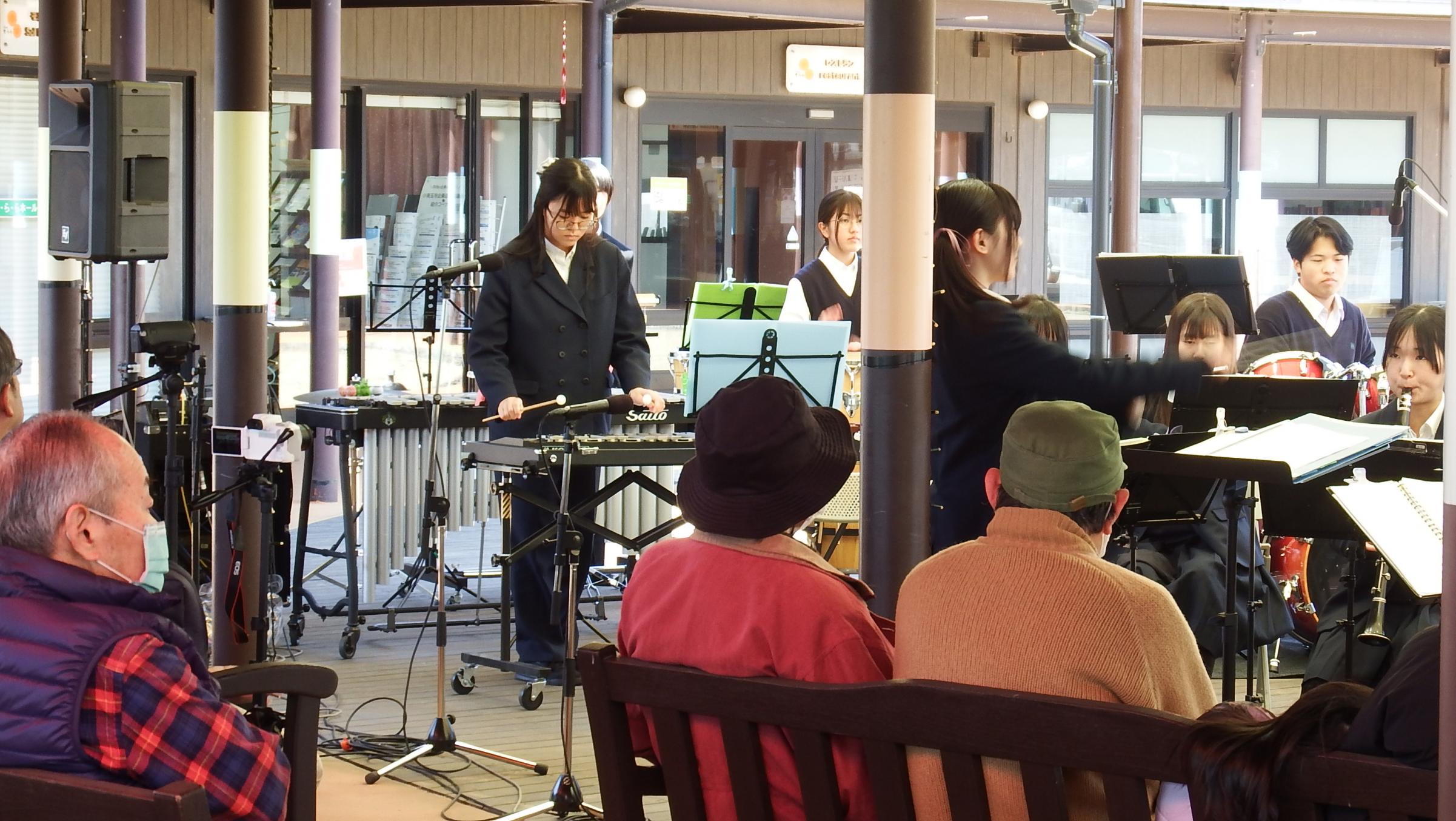 緑岡高等学校吹奏楽部写真5