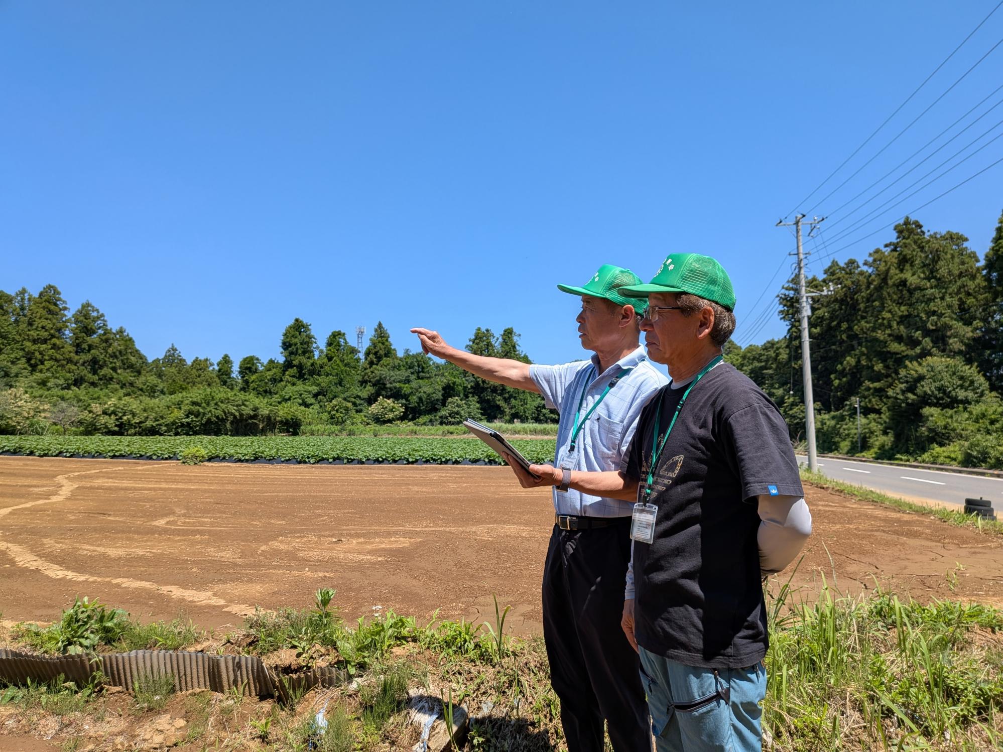 農地パトロールの様子 農地パトロールの様子